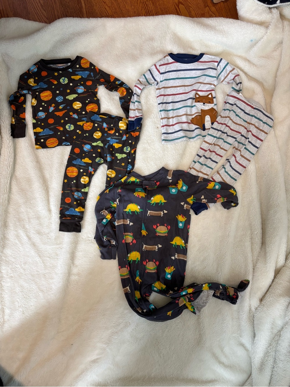 Set of three 2T long sleeve pajamas space food and striped with fox